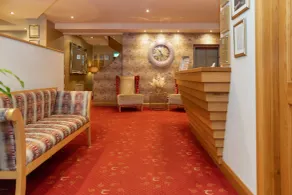 Tara Lodge - Reception