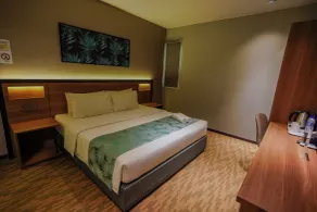 NB HOTEL - Zimmer