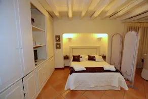 Estes - Room