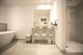 Hotel Hof Galerie - Baño