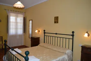 Große Wohnung mit Swimmingpool - Zimmer