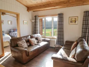 Top Style Orchard - Interior