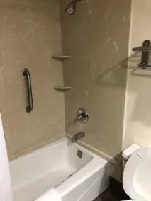 Days Inn by Wyndham Fayetteville-South/I-95 Exit 49 - Salle de bain