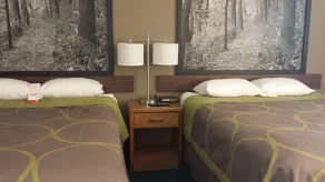 Super 8 by Wyndham Pella - Habitación
