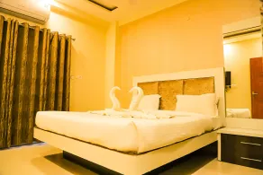 Hotel Shri Radha Nikunj - Opposite Prem Mandir - Room