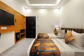 OPO Essential, Sector 21 Gurgaon - Rom