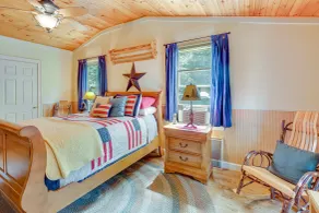 Cozy Pennsylvania Abode w/ Porch, Grill & Fire Pit - Rum