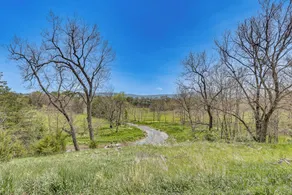 Mtn & Creek Views! Harrisonburg Escape on 10 Acres - Intérieur