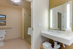 Comfort Inn & Suites Near Ontario Airport - Salle de bain