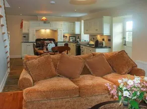 Nellie's Farmhouse - Interior