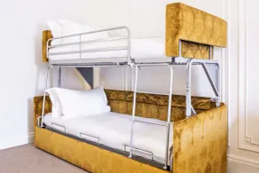 Astor Court Hotel - Chambre