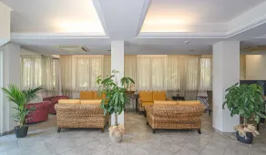 Hotel Nedy - Lobby sitting area