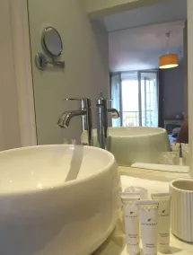 Hôtel l'Amphithéâtre - Bathroom