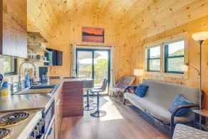 Deck & Grill: Lake of the Ozarks Cabin in Warsaw - Interiør