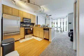 Capital hill studio close to fun with secure free parking - Interior