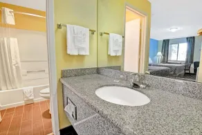 Days Inn & Suites by Wyndham Albuquerque West - Zimmer