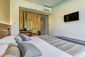 White Olive Elite Laganas - Vista do quarto
