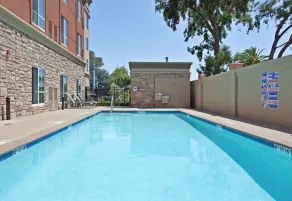 Holiday Inn & Suites Oakland - Airport by IHG - Piscine