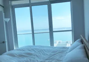 Toronto Views ~ Pool ~ BBQ ~ Harbourfront ~ WIFI - Camera