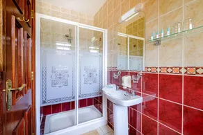Fallon's B&B - Bathroom