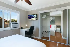 Costa Mesa/Newport - Fast WiFI - Work Stations - Free Parking - Self Check In! (CM-1) - Værelse