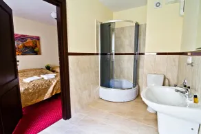 Versal apartHotel Airport Modlin - Bathroom
