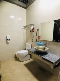 Bi Xuelin - Bathroom