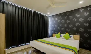 Treebo Grand Lotus - 3 km from Textile Market - Chambre
