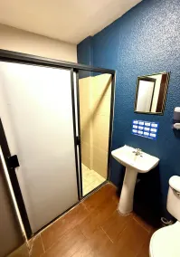 Urban Rooms - Hostel - Salle de bain