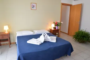 Room-two-room Apartment - Chambre