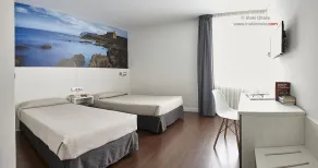 Hotel Seminario Aeropuerto Bilbao - Room