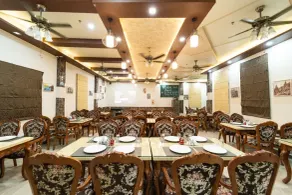 Shree Ganesha Palace Near Kashi Vishwanath Temple - Restaurant