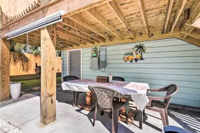 Galveston Retreat w/ Backyard & Patio! - Interior