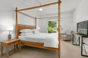 Elysium Private Accommodation at Beach Club & Spa - Room
