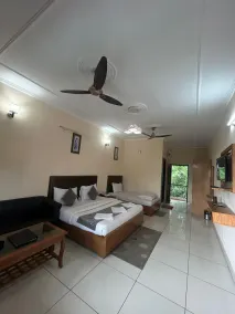 Hotel Maya Regency Bhimtal - Chambre