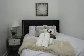 4 BR - Sleeps 8! Best location next to Bourbon Street! - Chambre