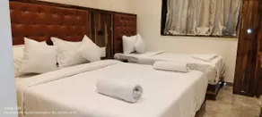 Hotel Sanjari International - Room