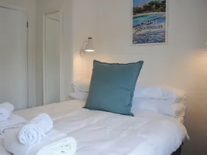 2 Court Cottages - Room