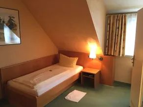 Hotel Zum Felsenkeller - Zimmer
