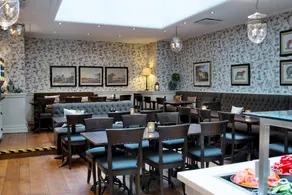 Home Hotel Bastion - Restaurant