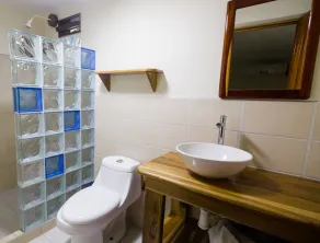 La Ponderosa - Bathroom