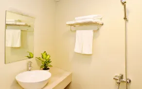 Blue homestay not is Blue Home - Bathroom