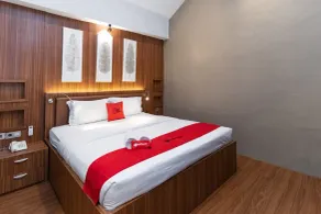 RedDoorz Premium near Centre Point Mall Medan - Room