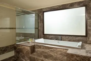 JAZ Oriental, Almaza Bay - Salle de bain