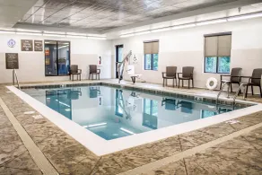 Comfort Suites Hartville-North Canton - Piscina