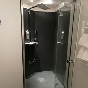 ibis Besançon Centre Ville - Salle de bain