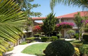 California Suites Hotel - Vue de la chambre