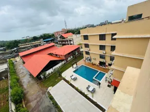 Hotel Prince Garden Daman - Pool
