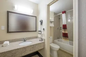 Red Roof Inn Fredericksburg North - Salle de bain