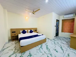 Breeza Residency - Chambre